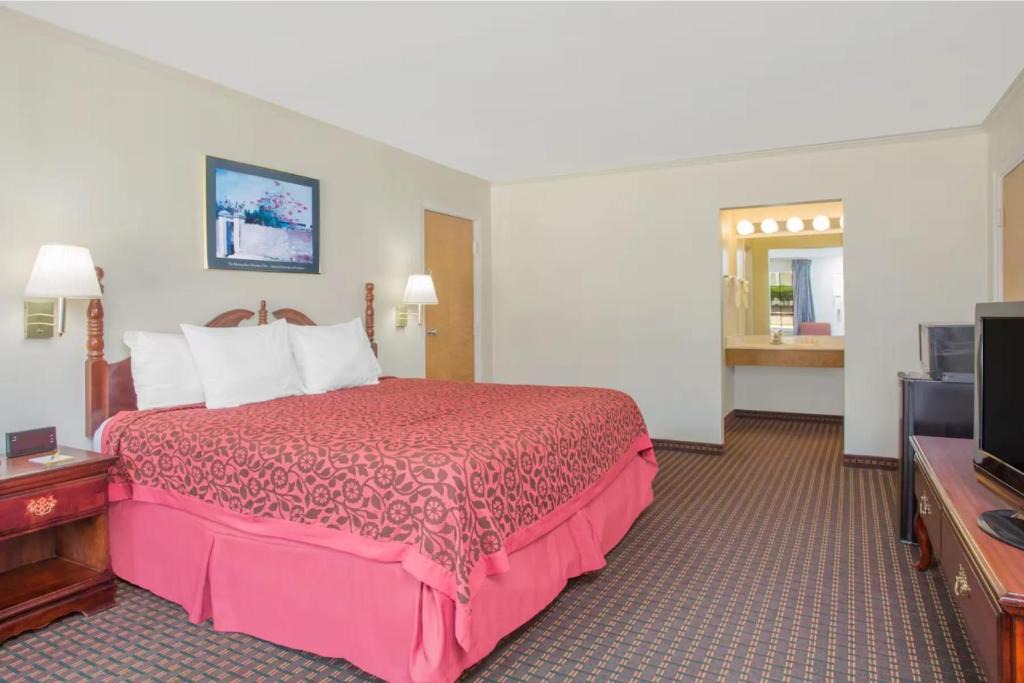Milledgeville Hotel | A Red Dot Inn