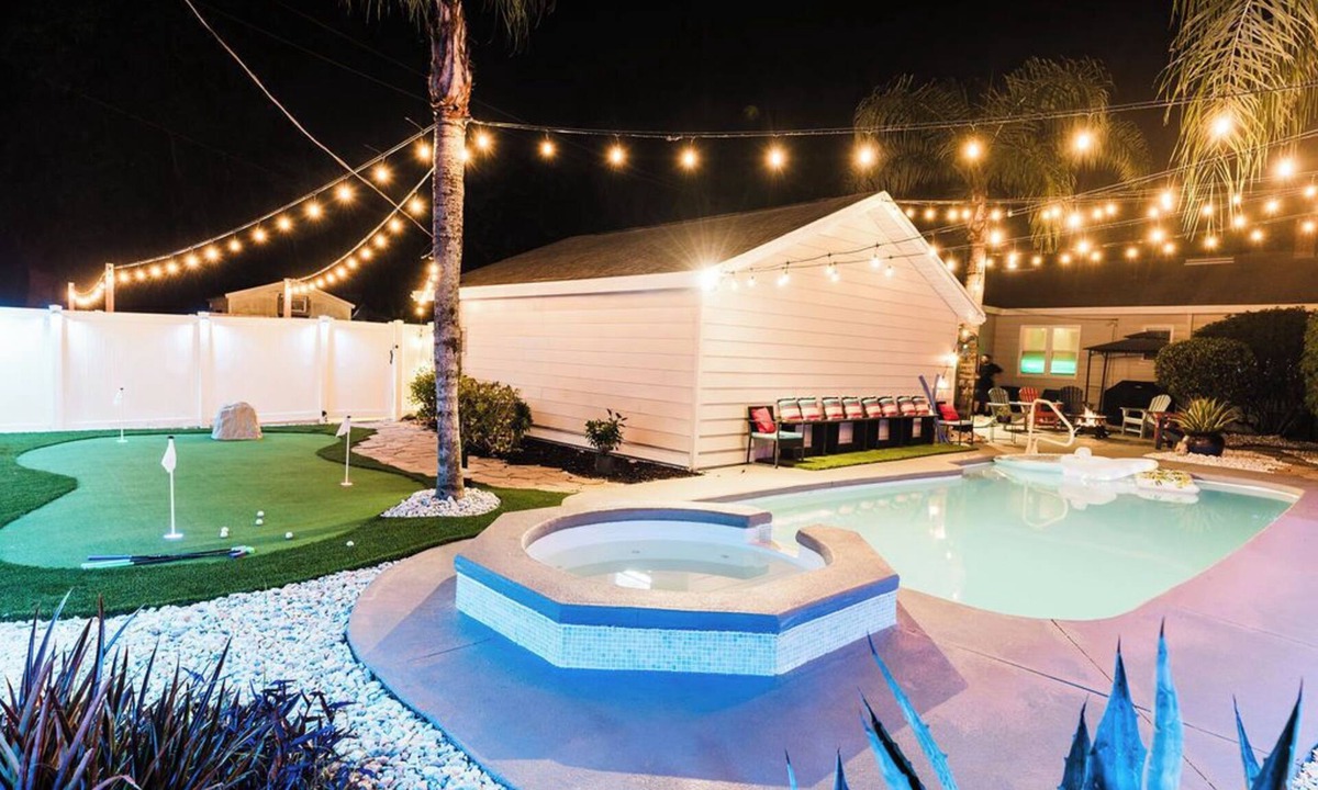 Sanford House | A Sunshine Villa - Pool, Mini Golf, Arcade and Fire Pit!