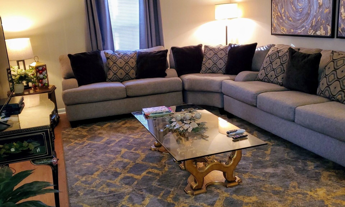 Pine Bluff House | "Abbie's Place: Spacious 4BR Sanctuary with Sunroom and Private Backyard"