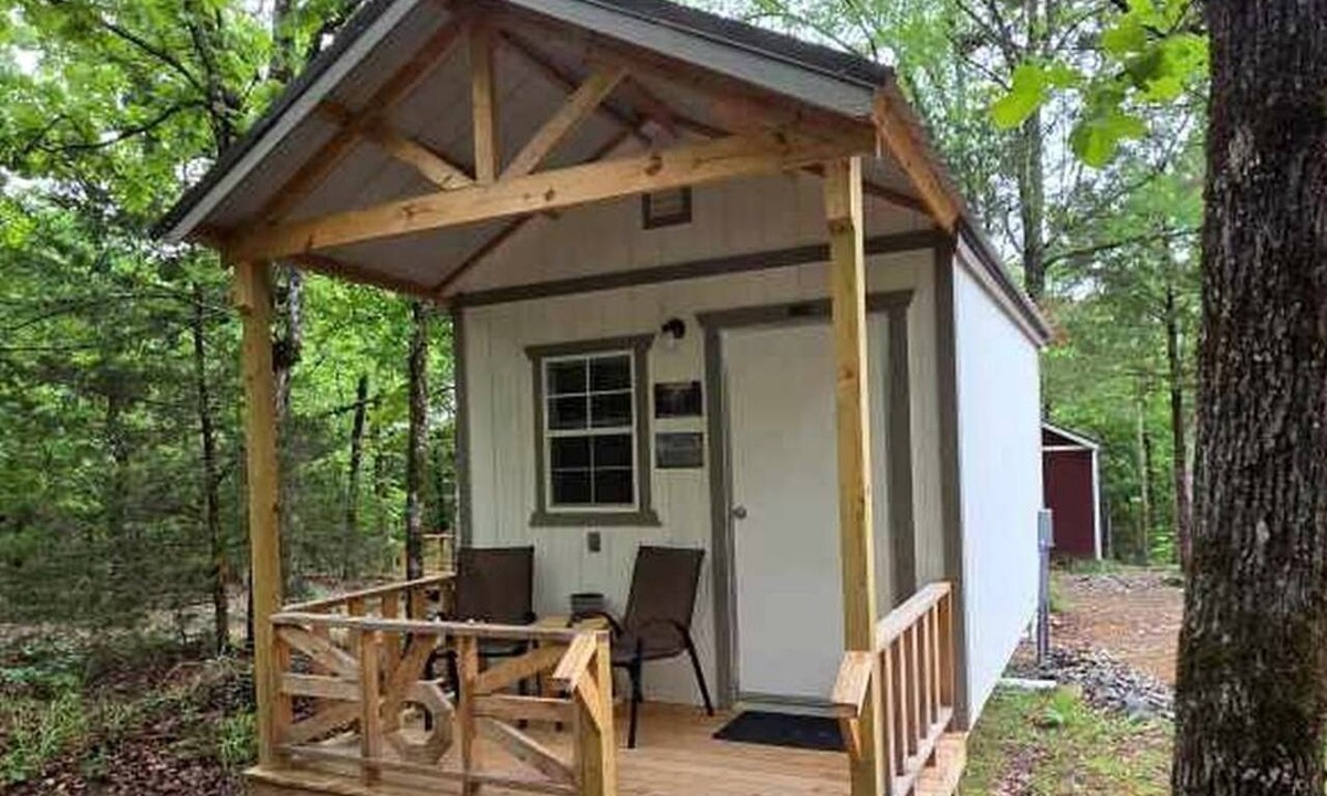 Board Camp Cabin | Accessible Cabin Escape with Cozy Woodland Charm in Mena, Arkansas