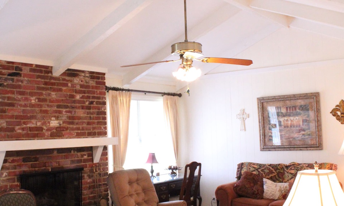 Ruston House | Accessible, family home near downtown Ruston, LA Tech, and the ballpark!