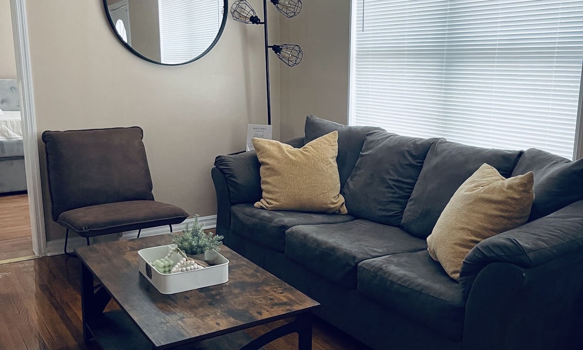 Florence House | Affordable & Spacious 4 BR home!
