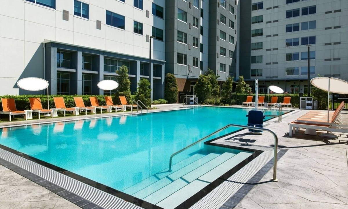 Williamsburg Hotel | Aloft Orlando at SeaWorld | Aloft King | Near Discovery Cove & Aquatica