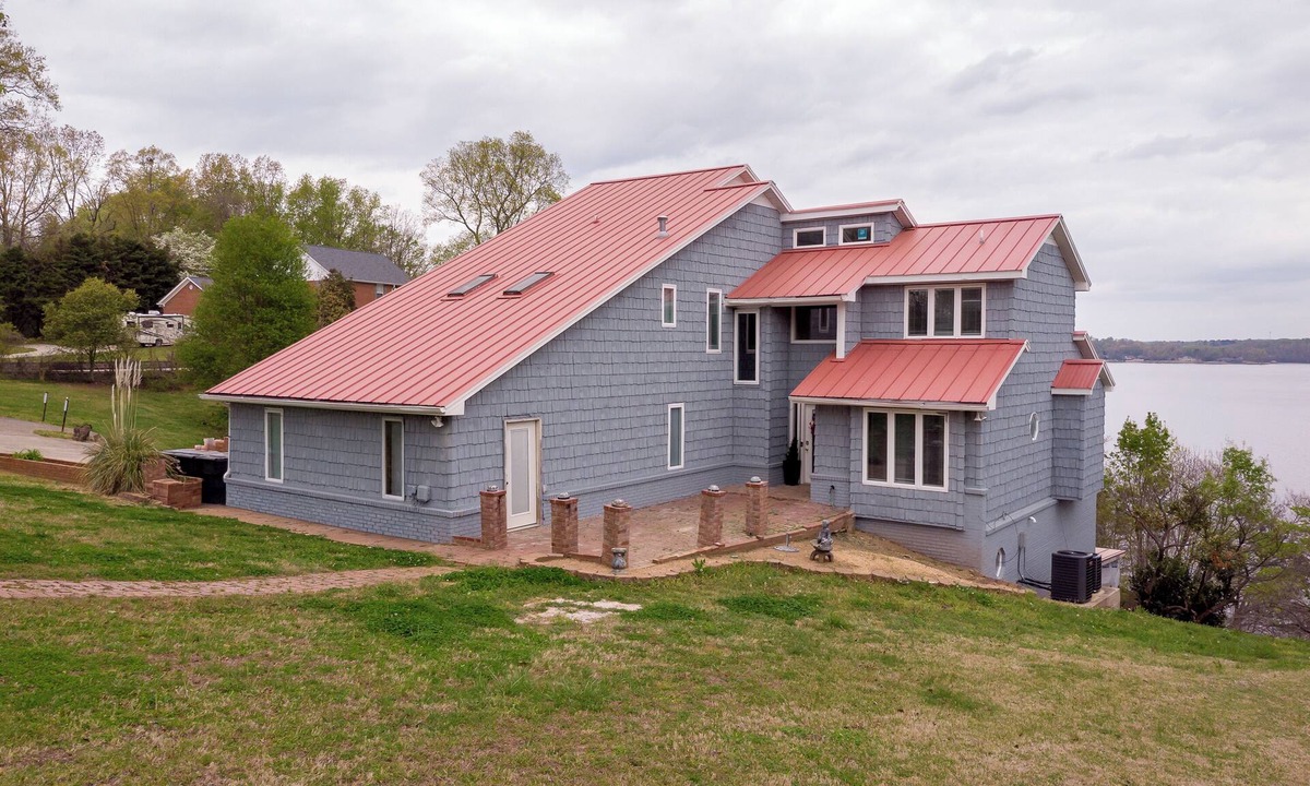Muscle Shoals House | Amazing 6-bedroom Enchanted Horizons house with AC in cool Muscle Shoals