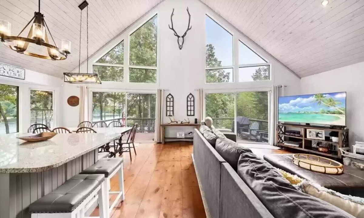 Eatonton House | Amazing lake front, deep water cove