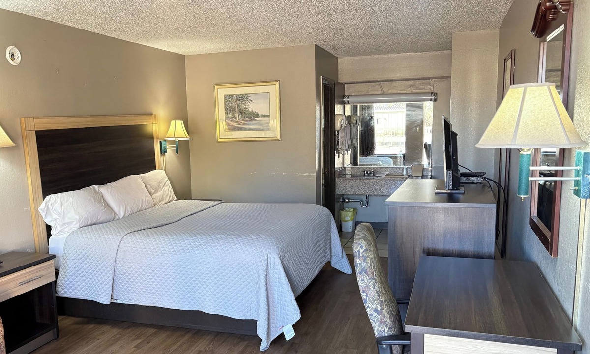 Ludington Hotel | American Inn by Hotel O Selma US 80
