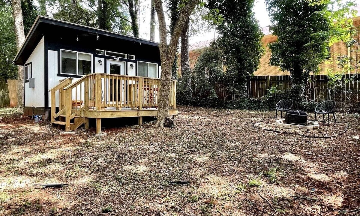 Candler-McAfee Apartment | An Alice in Wonderland Themed Tiny Home, Fully-Fenced & Pet-Friendly