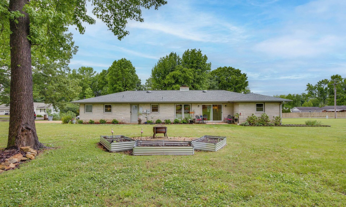 Florence House | Angler-Friendly Retreat Near Tennessee River