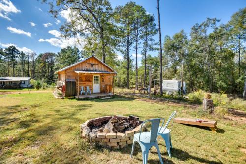 Abbeville Apartment | Angler’s Getaway! ‘Rustic Cabin’ on Lake Eufala