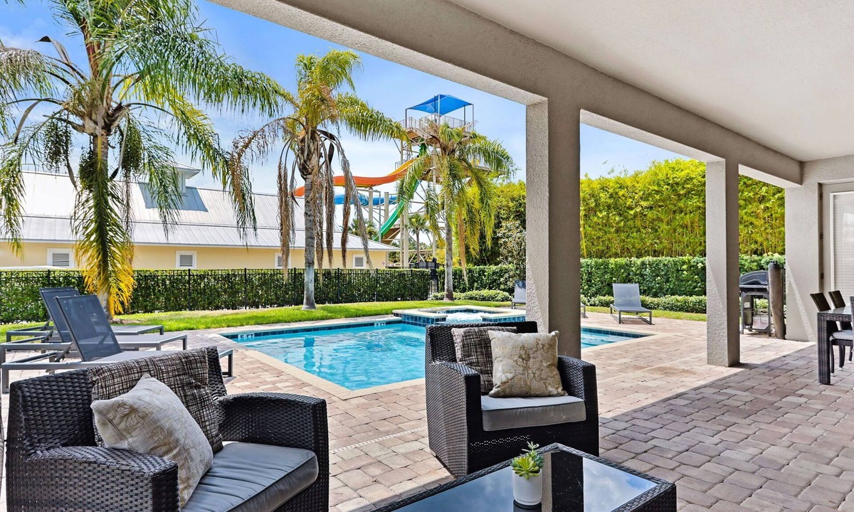 Celebration House | Arcades Games-XBox-5000sqft!-Private Pool & Hot Tub-Games Room-Opulent-Stunning