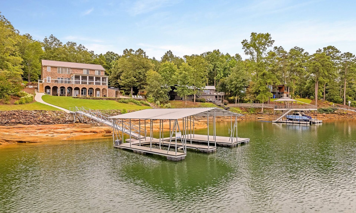 Crane Hill House | Arches - Artisan home on the main body of the lake, 2 covered boat slips
