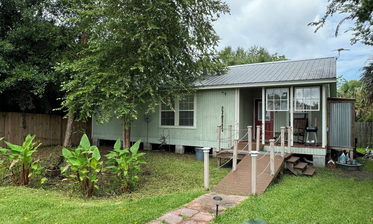 Old Town Apartment | Artist studio with comfy living accommodations.