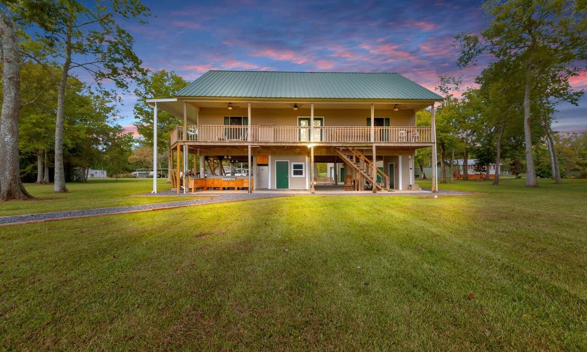 Butte La Rose House | Atchafalaya Ahnvee, a slice of heaven on the river