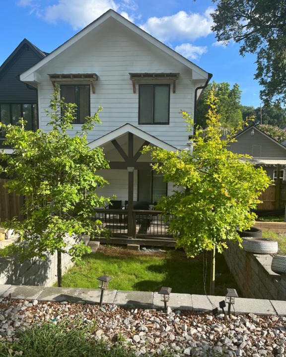 Summerhill House | Atlanta Unit 2 Room 1 - Quiet Private Bedroom Private Bathroom