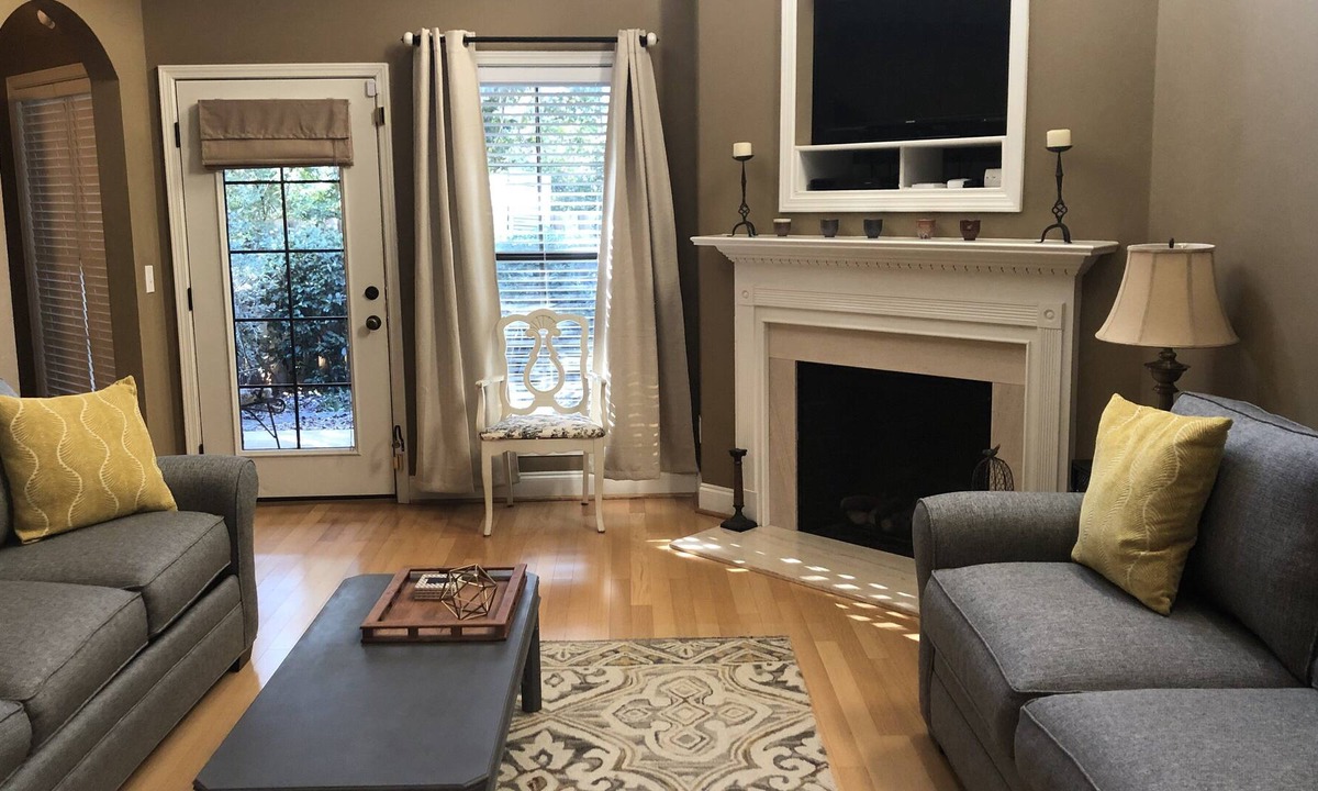 Auburn House | Auburn Townhome with 2 Masters & Large Loft