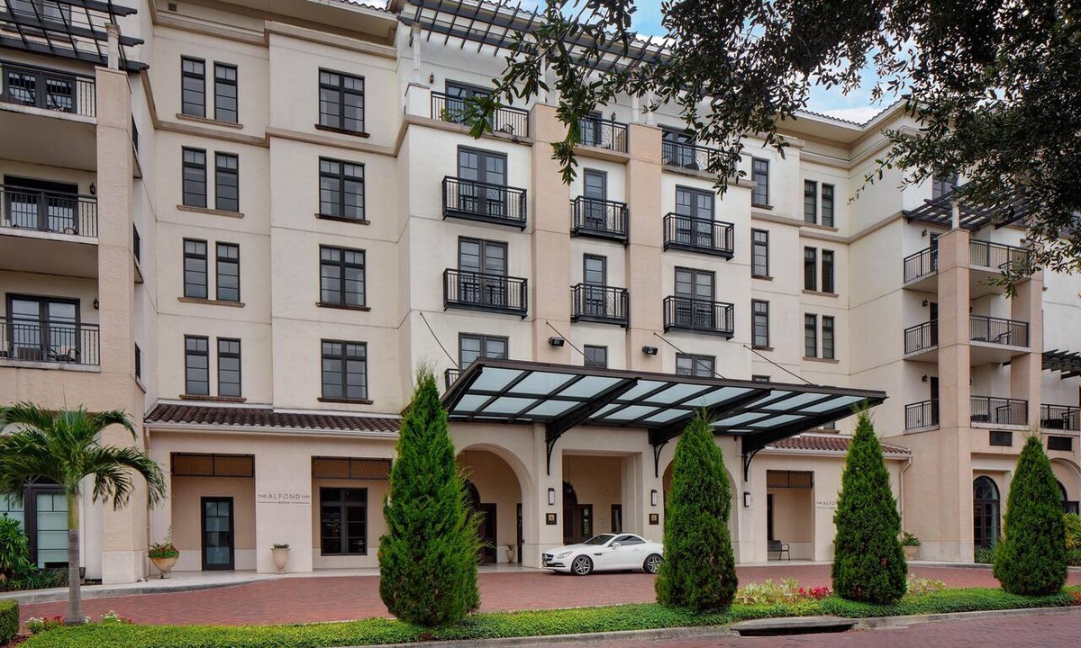 Winter Park Hotel | Award Winning Boutique Hotel Close to Parks & Rollins College, Rooftop Pool