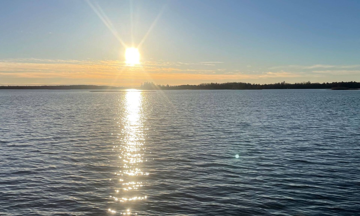 Alpena House | Awesome Lakefront Home with over 2,000 sqft & 160’ of lake frontage.