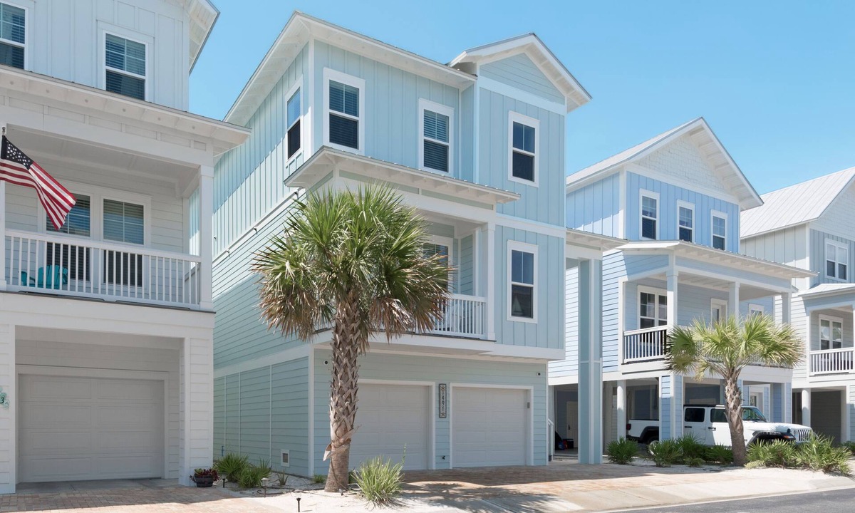 Navarre Beach House | “Bay Side Retreat” Luxury Vacation Home, Pool/Hot tub, Paddleboard/Kayak