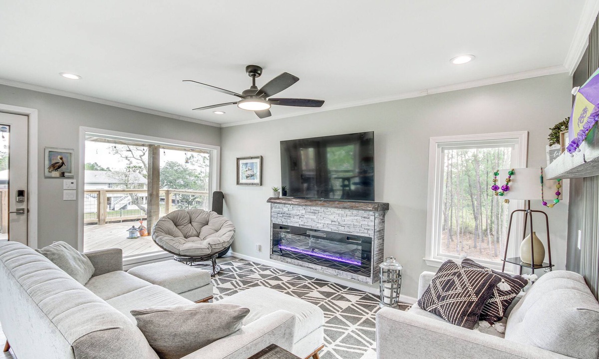 Shoreline Park Cottage | Bay St Louis Home w/Private Dock + Kayaks!