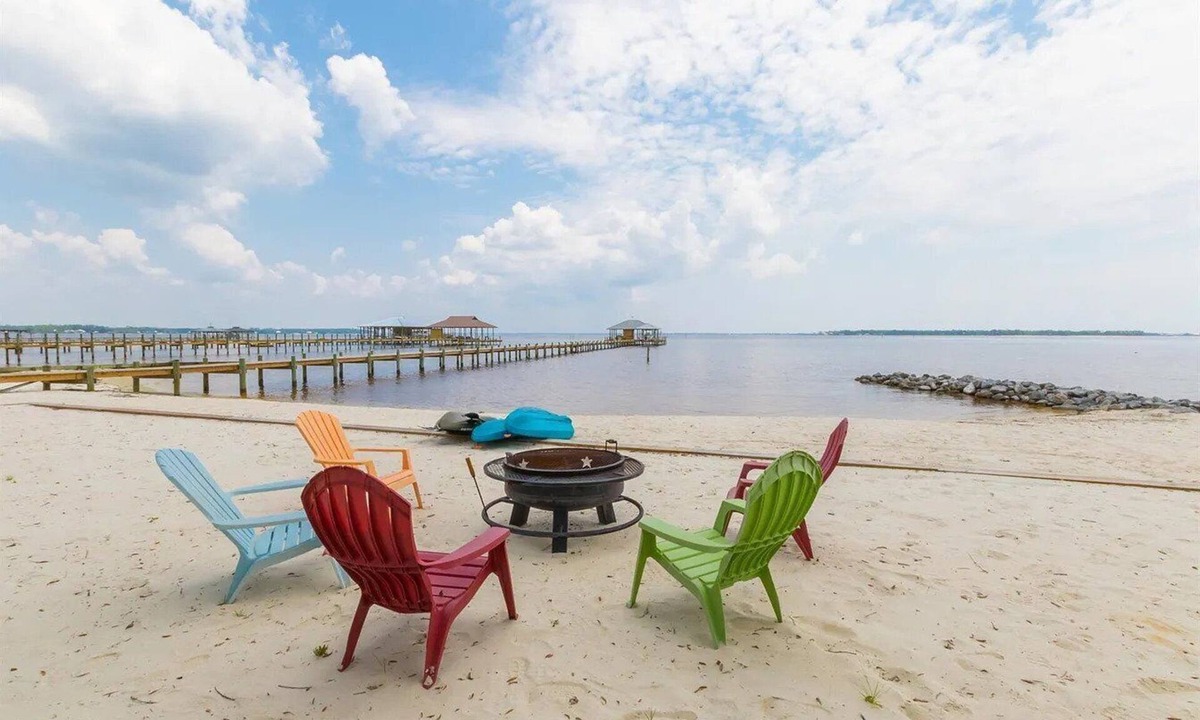 Josephine House | Baydreamer- The perfect beach house on Perdido Bay! Minutes from shop and dine