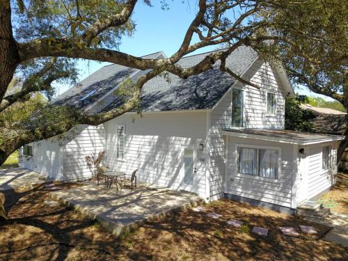 Shalimar House | Bayside Cove Retreat Your Coastal Escape
