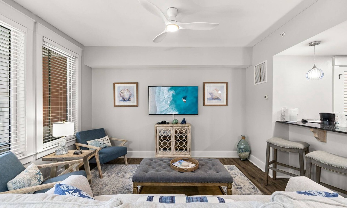 Baytowne Wharf Condo | Baytowne Wharf Condo with Walk Out Patio