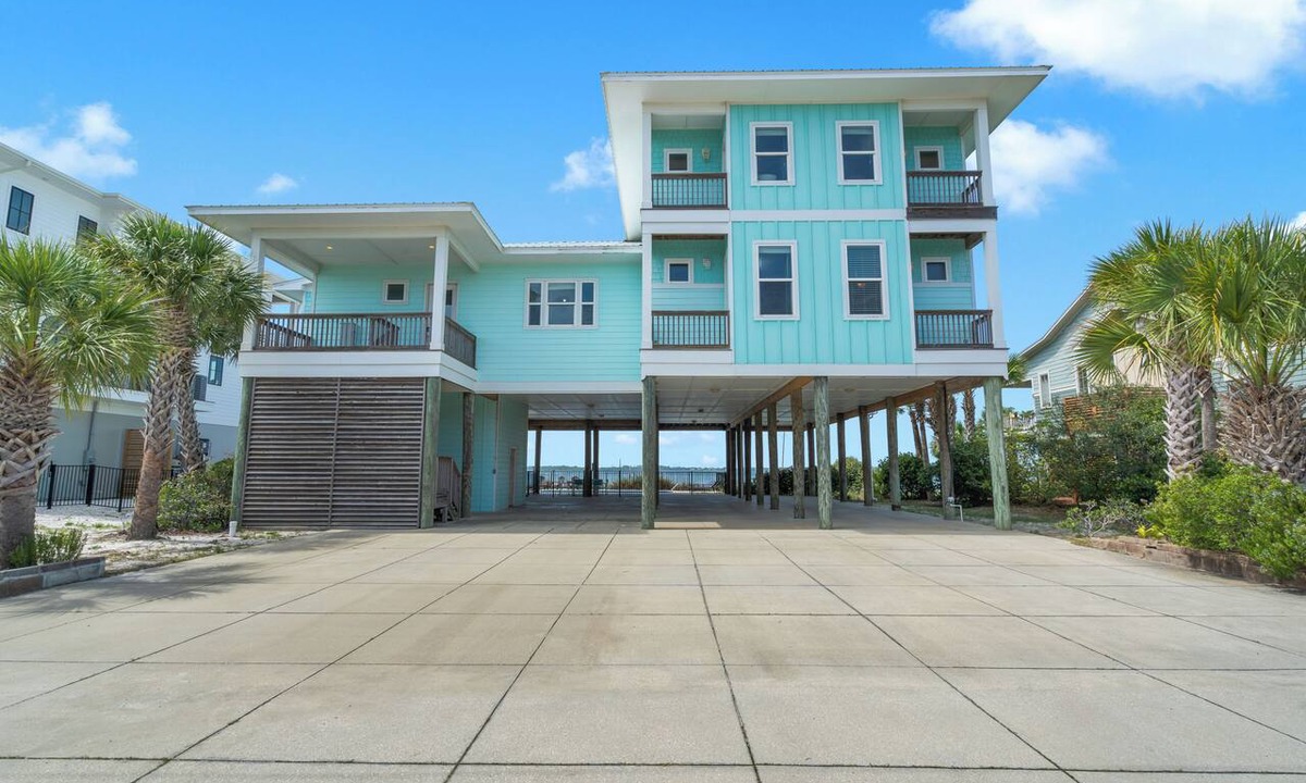 Pensacola Beach Condo | Baywatch Beach House | Private Pool | Beach Service Included | Dog Friendly | Mooring Bouy