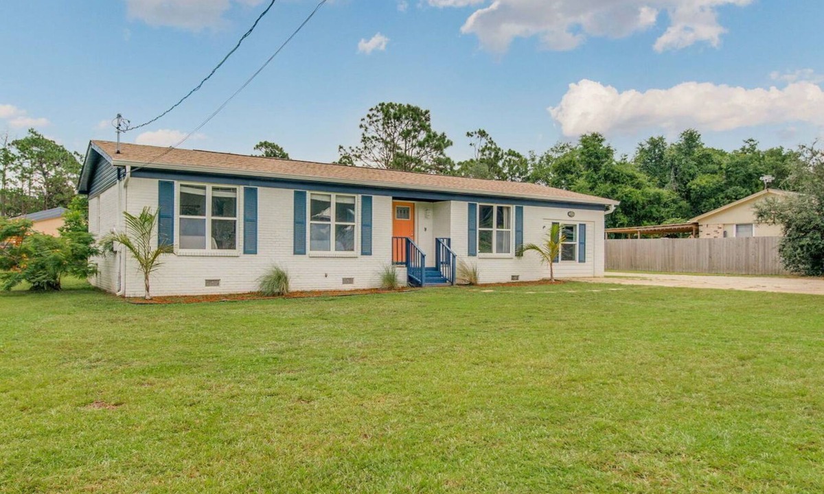Sunset Bayou House | Beach 6 min. drive, Bay Access 2 blocks away, RV Hookup in Driveway