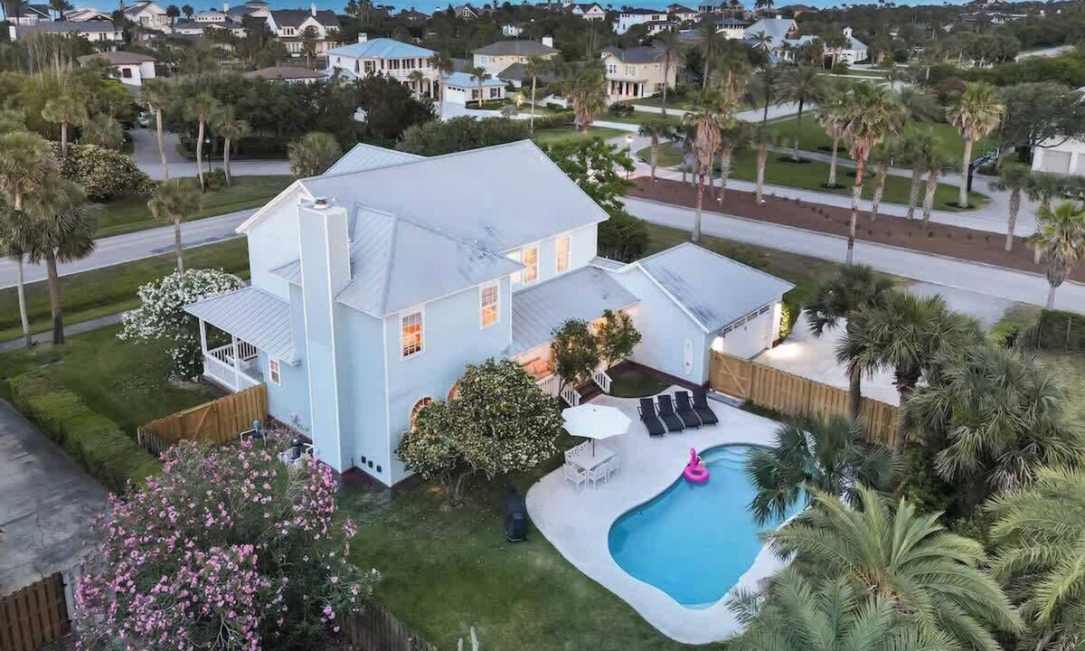 Jacksonville Beach House | Beach Bliss on the Boulevard | Team Joseph Ellen
