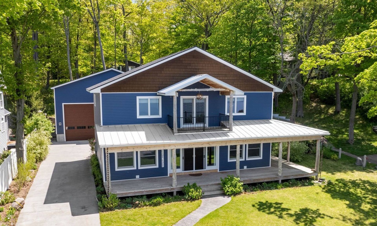 Whitehall House | Beautiful 4-Bedroom Lakefront Home: dock & hot tub, on White Lake, Whitehall, MI