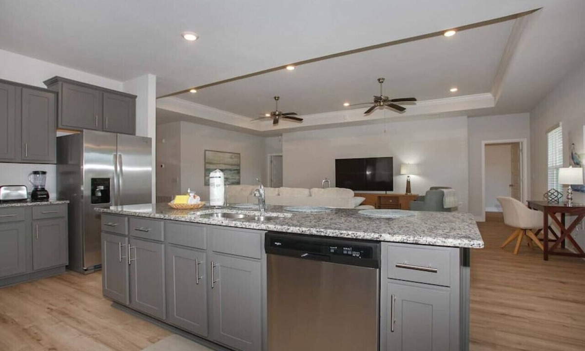 Foley House | Beautiful 4BDR Foley, pet friendly,15mins to beach