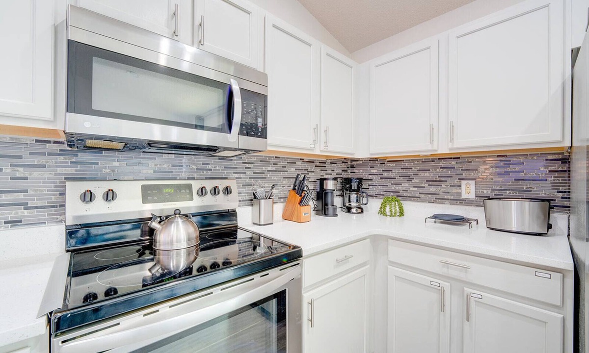 Florida Pines House | Beautiful 4BR3BA Villa w/Heated Pool near Disney