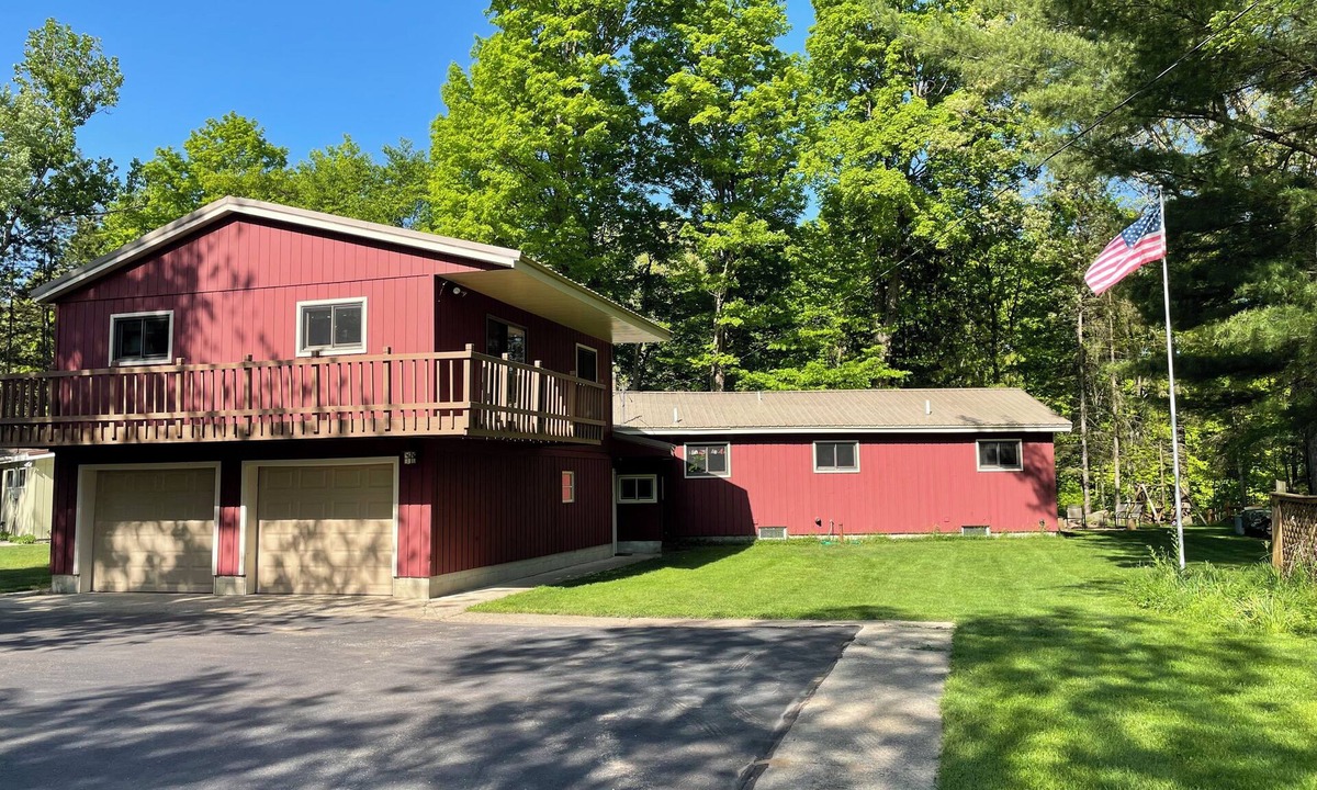 Branch House | Beautiful Cabin with Gorgeous Riverbend View. Great for relaxation and fishing!