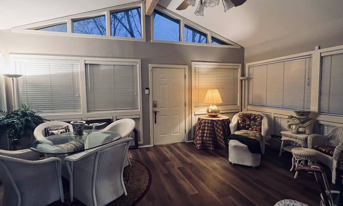 Marshall House | Beautiful farm setting near Marshall, Hallsville, Longview, Jefferson,Caddo Lake
