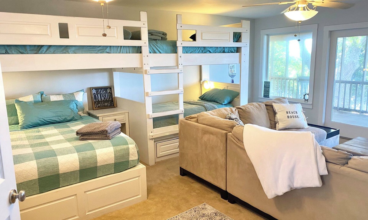 Mary Esther House | Beautiful waterfront 4-bedroom house in Mary Esther with private beach!