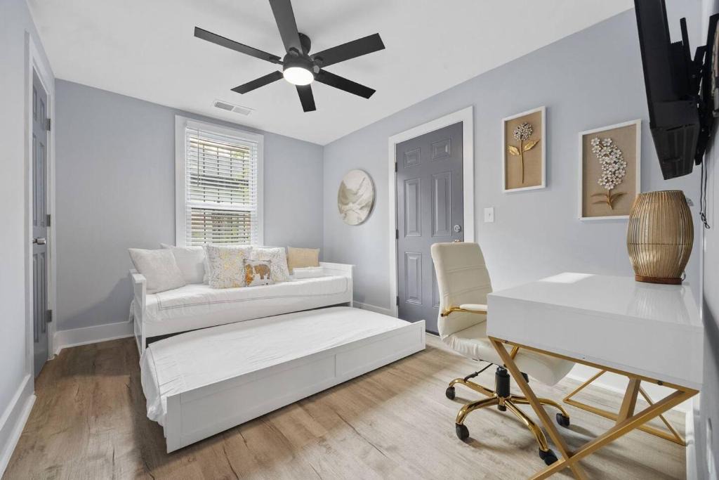 West End House | BeltLine & Lee+White | Near Stadium Duplex