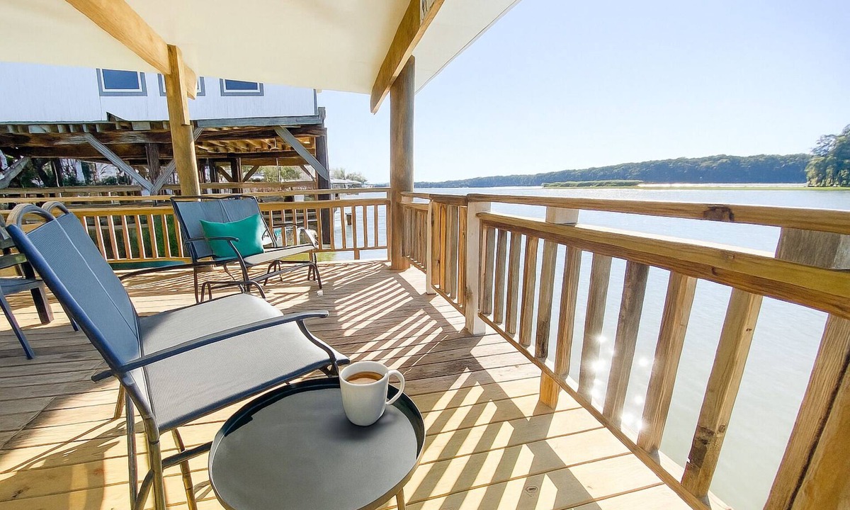 Pierre Part House | Bernitas Point ON Belle River- ASK ABOUT Alligator Season Special SEPT-DEC!