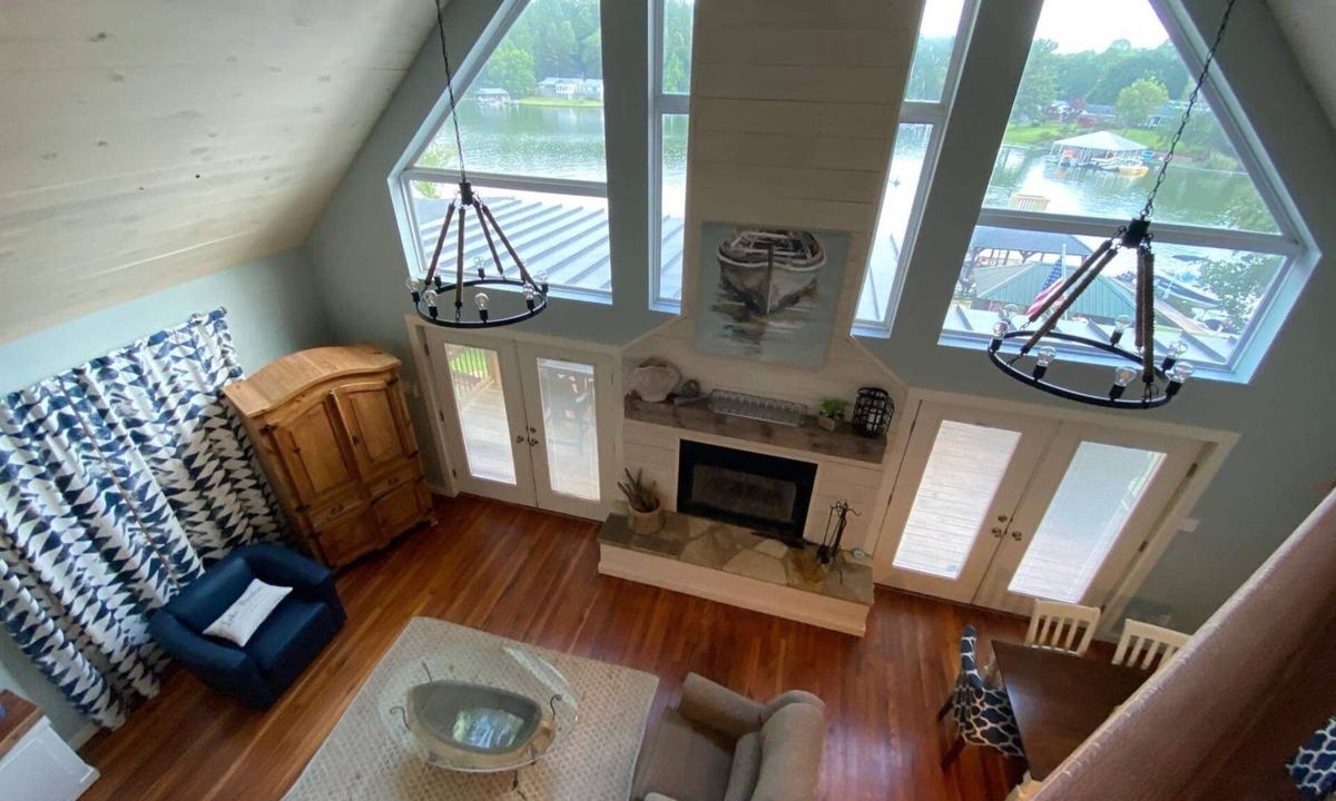 Jacksons' Gap House | Big Blue at Lake Martin! Family Lake Home, 2 masters, Bedswing, Firepit
