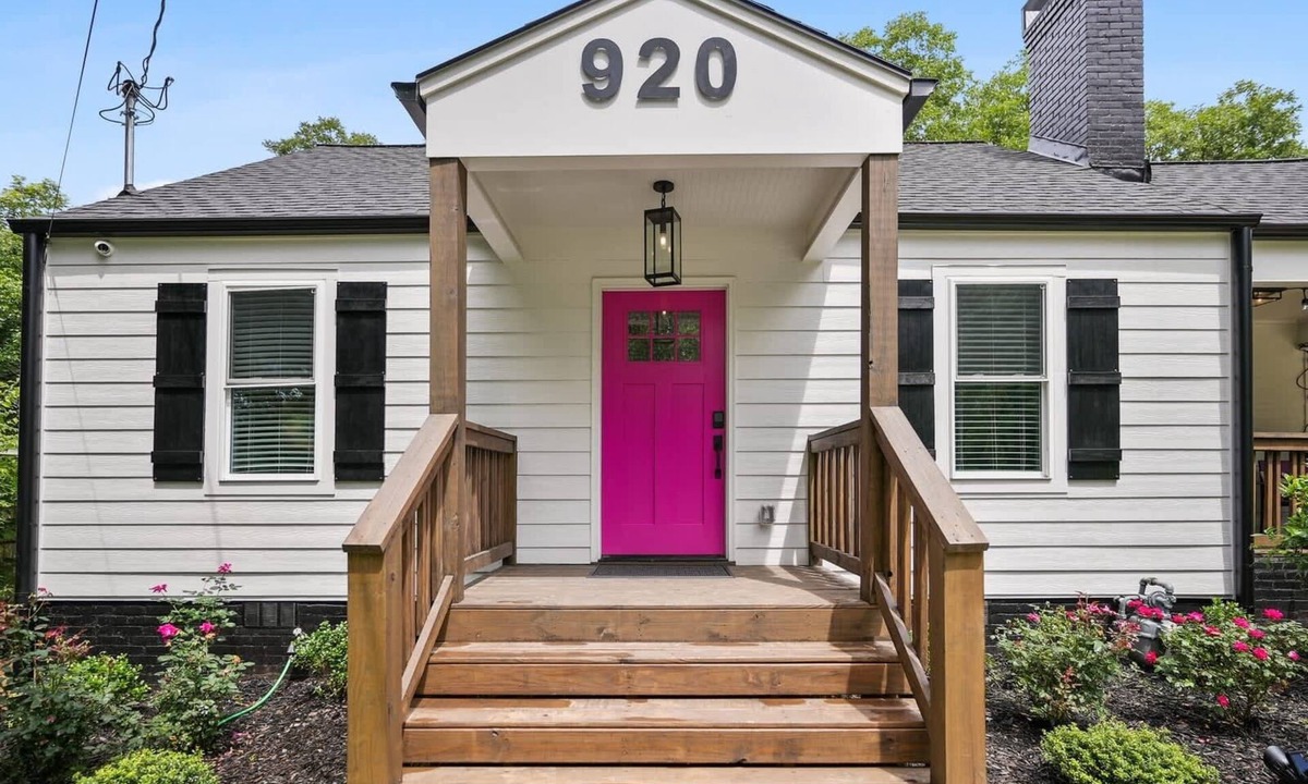 East Side House | Big City Casa | Bright & Airy Near the Best Areas