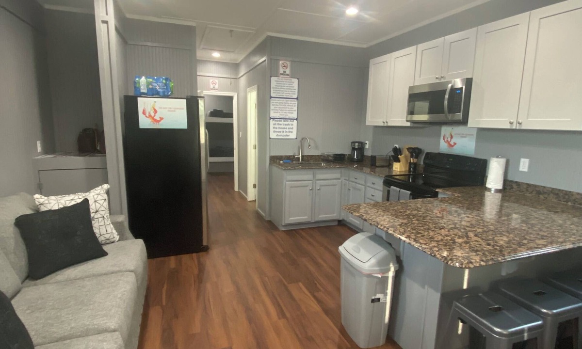 Venice Boat Rental | Blue crab house boat,Wi-Fi,Ice machine,sleeps 8,perfect place to fish🐠🎣🐟