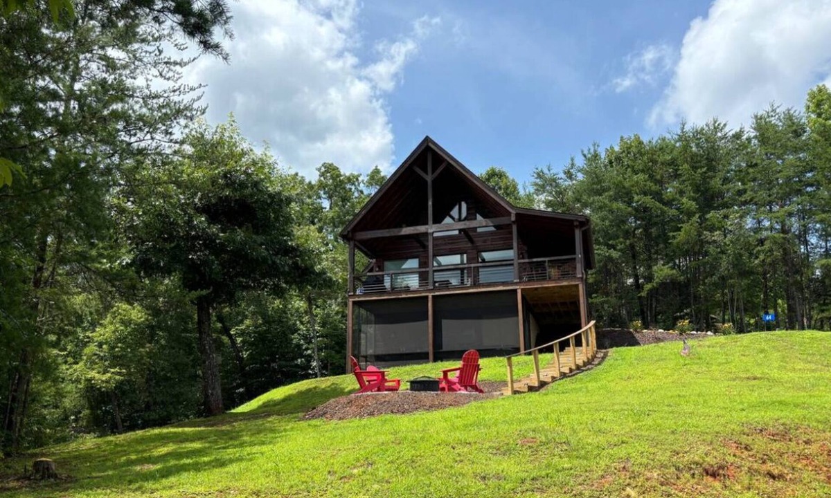 Blue Ridge Cabin | BLUE RIDGE BEST LOCATION Lazy K Cabin! AFFORDABLE LUXURY STUNNING VIEWS HOT TUB!