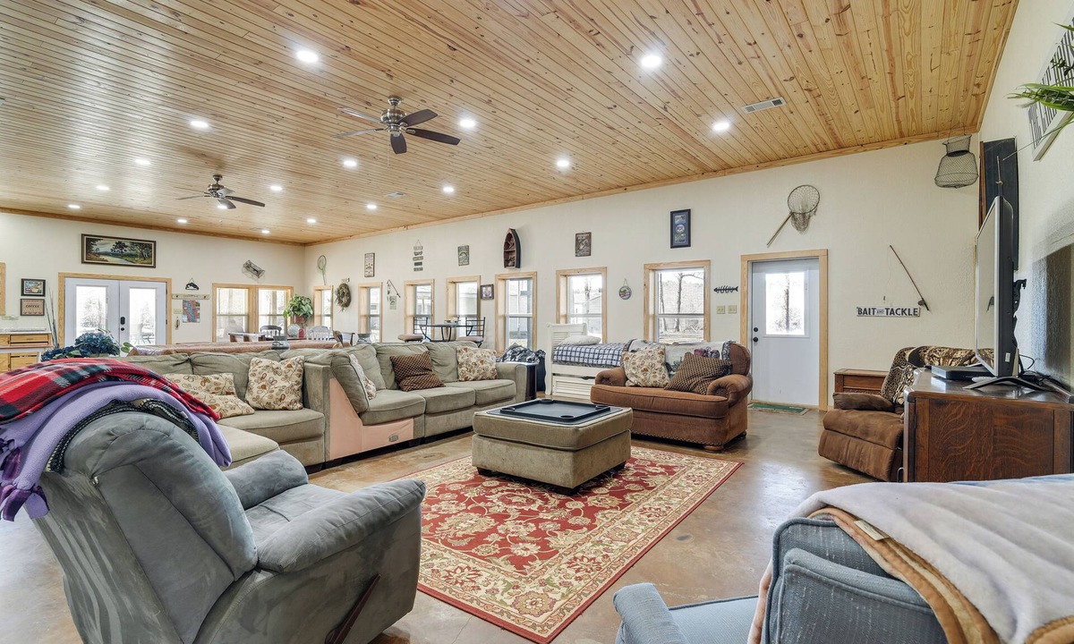Negreet House | Boat Launch On-Site: Lakefront Toledo Bend Getaway