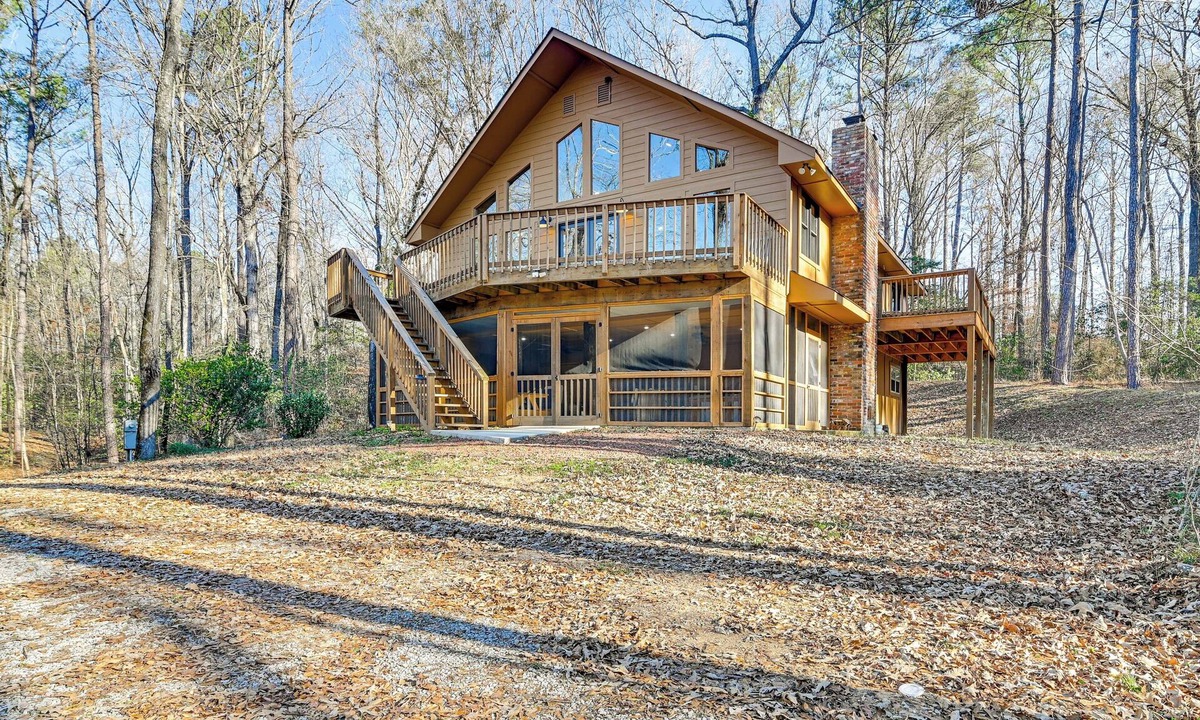 Northport Cabin | Boat & Relax! Wooded Northport Home on 60 Acres