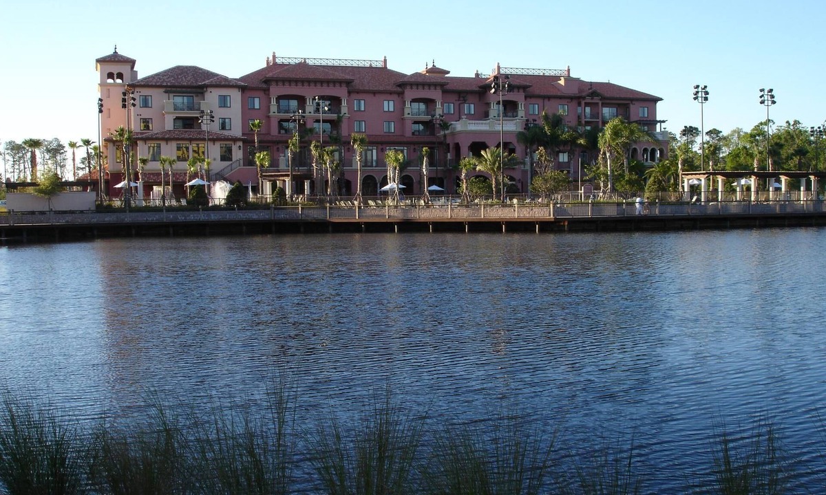 Lake Buena Vista Resort | Bonnet creek is a resort inside the Disney property itself. Beautiful resort!