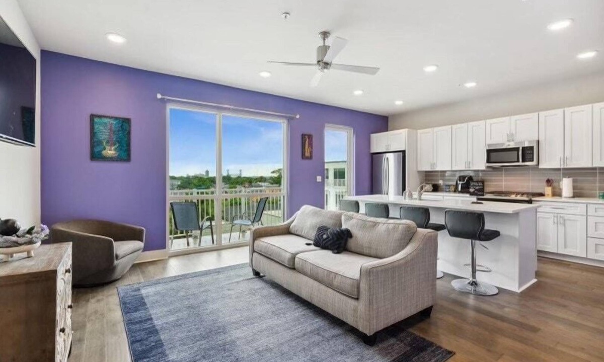 New Orleans Condo | *BRAND NEW LISTING* Luxury Penthouse Near the French Qtr. w/parking
