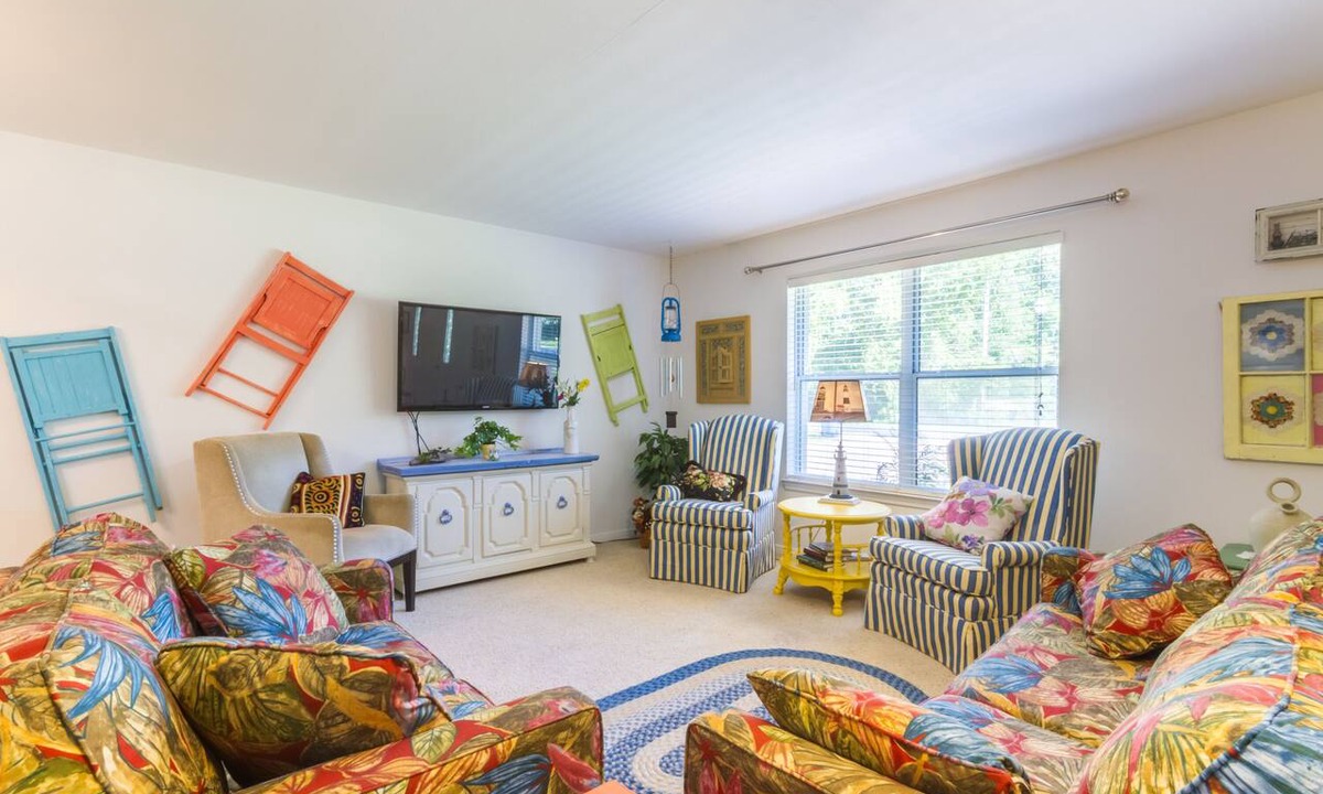 Gulf Shores House | Breeze Blu Inn Fenced yard, Pups Welcome, Beautiful ,Peaceful, Perfect location.
