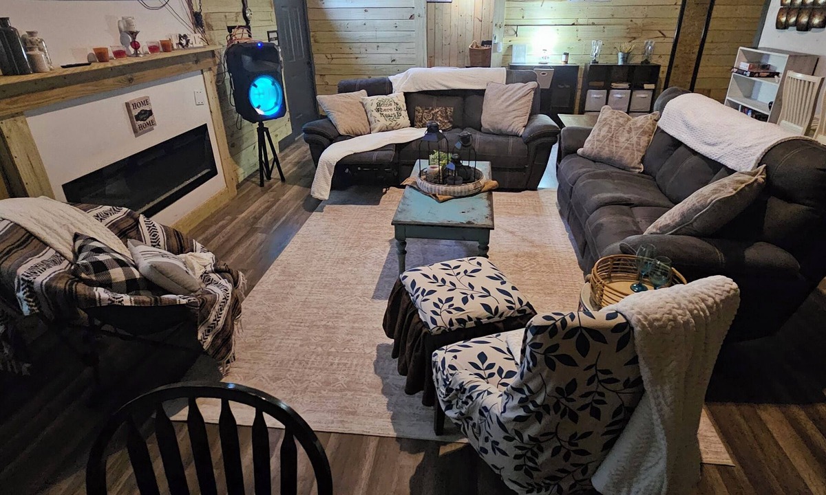 Charlton County Other | Bring Boat, 4 Wheelers, Kayaks, the whole Family & Beach bag (Sleeps 14) K bed