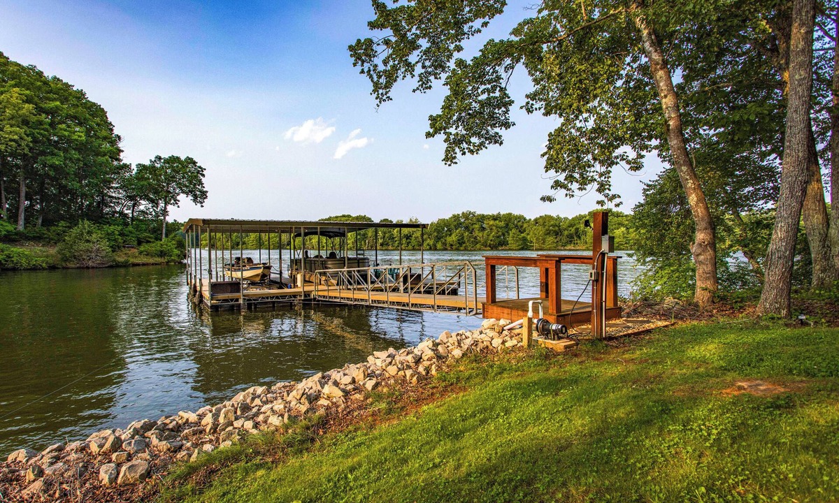 Estill Springs House | Bring Your Boat! Waterfront Stay on Tims Ford Lake