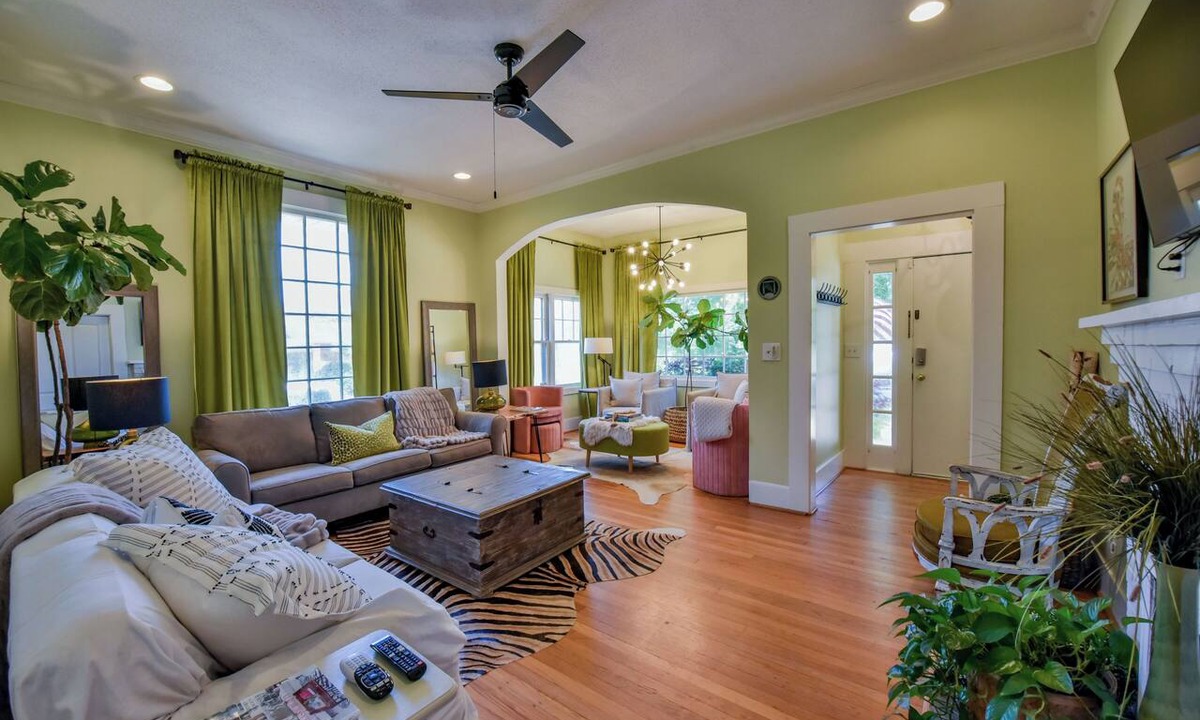 Northport House | Bungalow on Main - Book for Football Season!