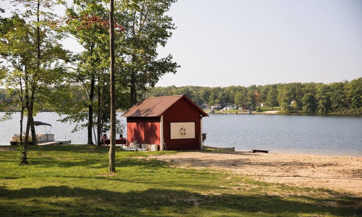 Harrison Cabin | Cabin on 140 acres lake access